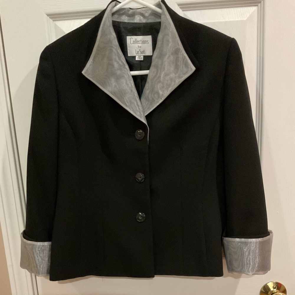 Beautiful Elegant Blazer with sheer satin-look trim 10P